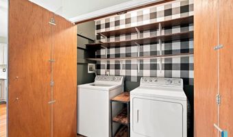 917 E Heatherwood Dr, Brandon, SD 57005