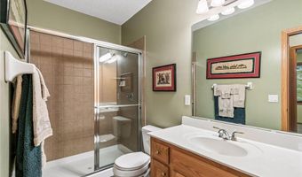 13122 Evermoor Pkwy, Apple Valley, MN 55124