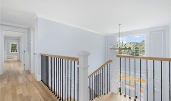 35 Beech Crest Rd, East Greenwich, RI 02818