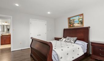 1 LAKE POTOMAC Ct, Potomac, MD 20854