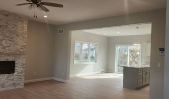 404 Chad Trl, Arlington, WI 53911