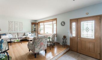 554 N Green Ridge St, Addison, IL 60101