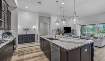 5254 WOLF CREEK Dr, Apollo Beach, FL 33572