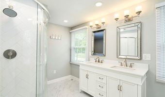 1085 Salton Dr, Akron, OH 44333