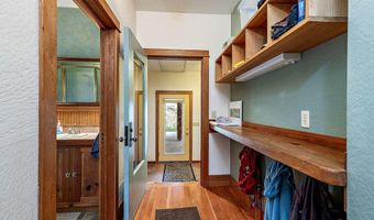 2245 Colestin Rd, Ashland, OR 97520