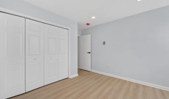 4390 LORCOM Ln 410, Arlington, VA 22207