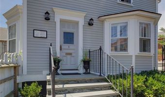 8 Sanford St, Newport, RI 02840