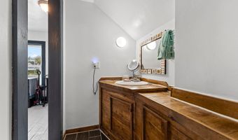 1215 NAVARINO St, Algoma, WI 54201