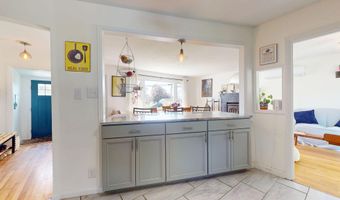 5 Crawford Dr, Bath, ME 04530