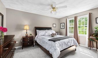 84 Country Hill Ln, North Kingstown, RI 02852