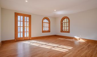 12 Runkenhage Rd, Darien, CT 06820