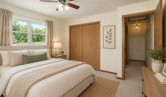 9925 Amanda Ln, Algonquin, IL 60102