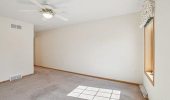 3354 N Stone Creek Cir, Madison, WI 53719