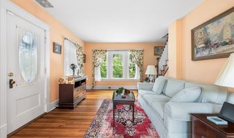 23 Spring St, Chester, CT 06412