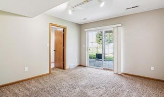 667 Andy Ct, North Liberty, IA 52317