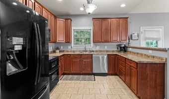 104 Shadows Lawn Dr, Athens, TN 37303