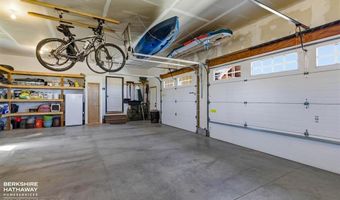 17 Patriot Dr, Cody, WY 82414