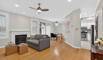 6944 ELLINGHAM Cir #A, Alexandria, VA 22315