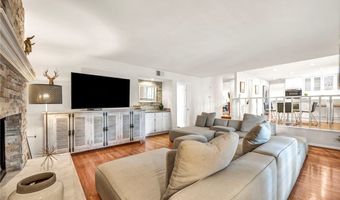 3225 Shoreline Dr, Las Vegas, NV 89117