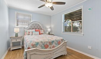 310 MAGNOLIA St, Atlantic Beach, FL 32233