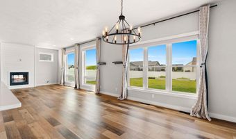 N9239 LAURA Street, Appleton, WI 54915