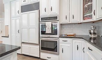 1487 Shelburne Ct, Allentown, PA 18104