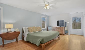 188 Falls Rd, Bethany, CT 06524