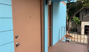 424 Walina St 35, Honolulu, HI 96815