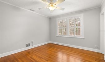 732 EDGEWATER Dr, Orlando, FL 32804