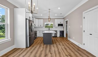 10113 Bald Eagle Dr, Biloxi, MS 39532