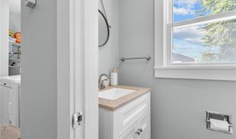1 Irvings Path, Narragansett, RI 02882