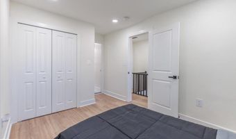 4702 MEADE St NE, Washington, DC 20019