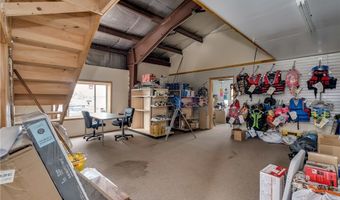 16 Bethune St, Alexandria Bay, NY 13607
