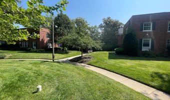 1736 N RHODES St 5-290, Arlington, VA 22201