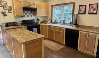 28 Greenleaf St, Brattleboro, VT 05301