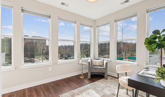 989 S BUCHANAN St #225, Arlington, VA 22204