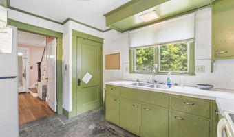 28 Davenport St, Augusta, ME 04330