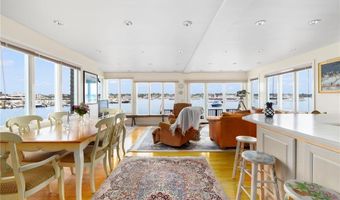 5 Defenders Row, Newport, RI 02840