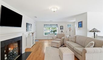 336 Dover Ave, East Providence, RI 02914