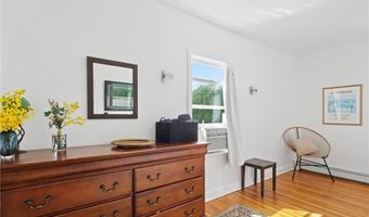 7 Carroll Ave 2, Newport, RI 02840