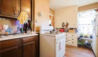 10 Walnut St, East Providence, RI 02914