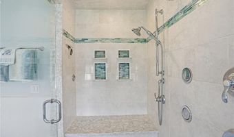 693 Hope St, Bristol, RI 02809