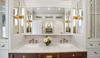 11005 Park Rd, Anchorage, KY 40223