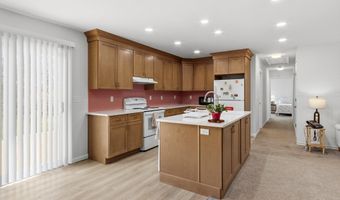 9 Evas Dr, Brookfield, CT 06804