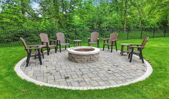 6212 Deer Hollow Rd, Auburn, IN 46706