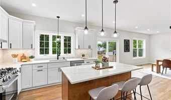 50 Planet Ave, East Providence, RI 02915