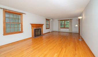 198 N Timber Ln, Cheshire, CT 06410