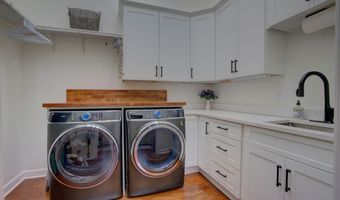 1307 Floyd Spgs, Armuchee, GA 30105