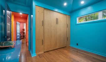 427 Akoakoa Pl, Kailua, HI 96734