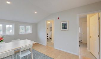 26 Cliff Ave 4, Newport, RI 02840